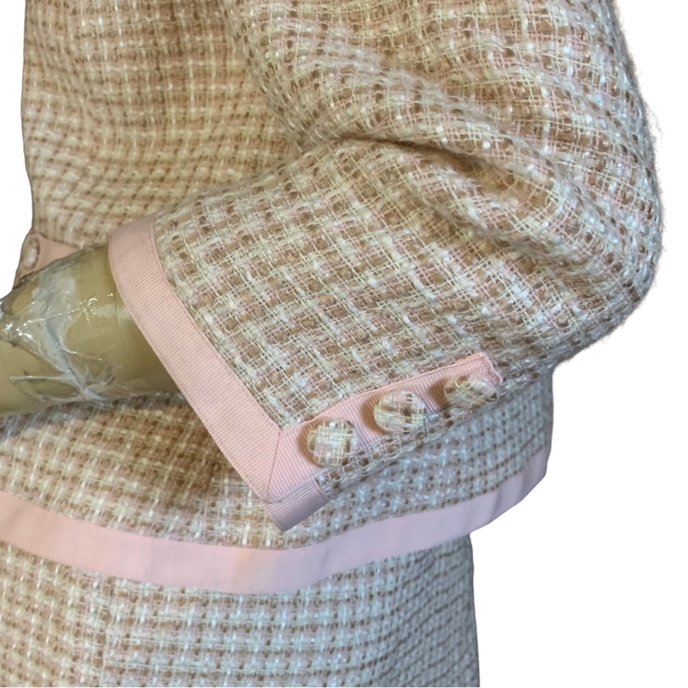 SANDRA PINK & BEIGE TWEED SKIRT SUIT WITH GROSGRAIN RIBBON TRIM (12P) - Picture 10 of 15